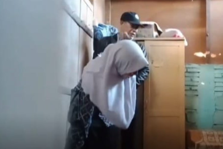 �Video Asli Guru dan Murid Berduaan di Kos-Kosan Gorontalo VIRAL di X, Download Via Doodstream Full HD