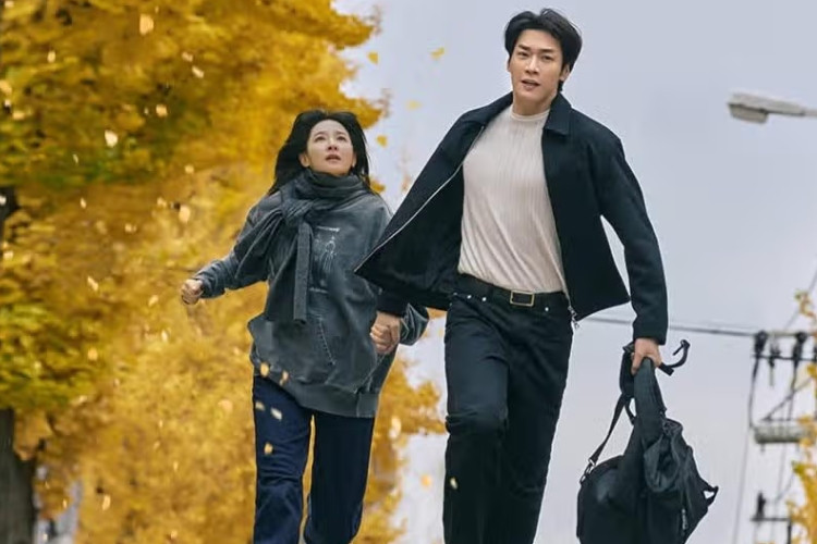 Nonton Drama Korea Walking on Thin Ice (2025) Episode 1 Sub Indo Siang Jadi Guru Malamnya Pengedar